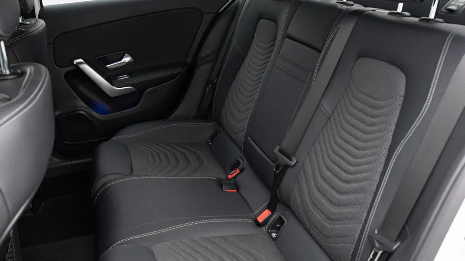 MERCEDES-BENZ A Klasa A 200 d Progressive 8G-DCT