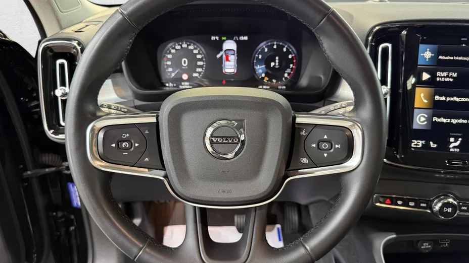 VOLVO XC40 XC40 T3 Momentum Pro aut