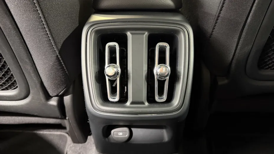 VOLVO XC40 XC40 T3 Momentum Pro aut
