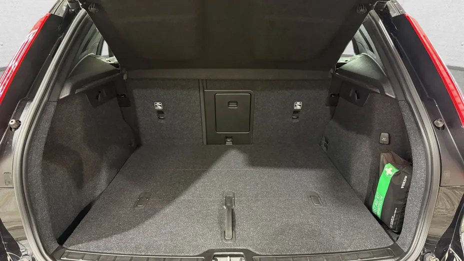 VOLVO XC40 XC40 T3 Momentum Pro aut