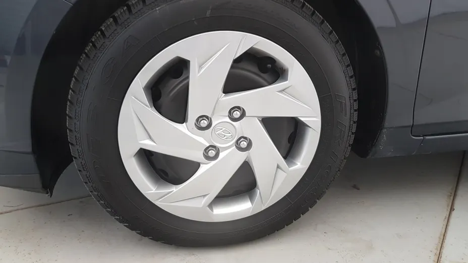 HYUNDAI i20 i20 1.2 Pure