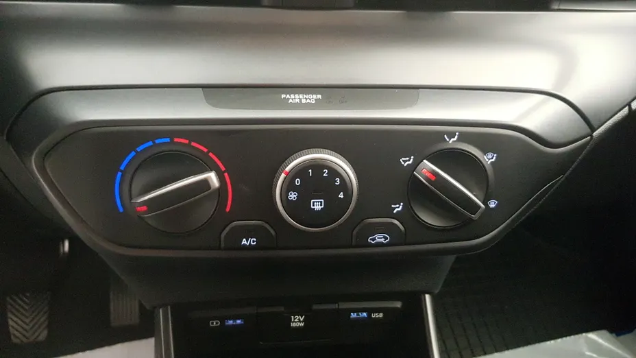 HYUNDAI i20 i20 1.2 Pure