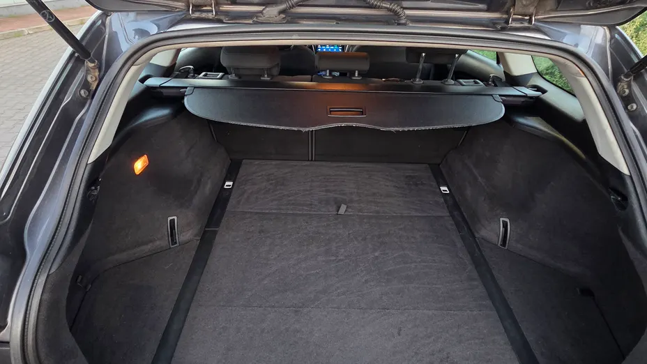 TOYOTA Avensis -