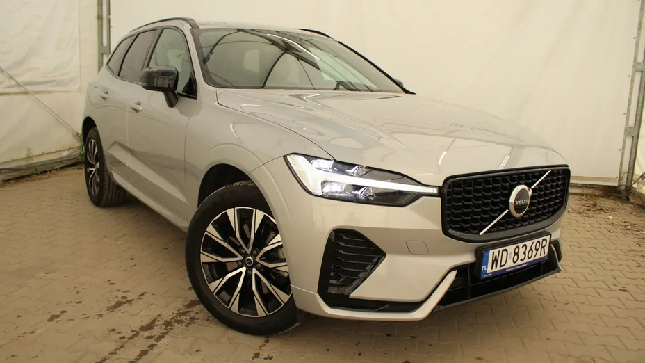 VOLVO XC60 XC60 B4 D AWD Plus Dark aut