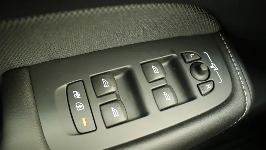 VOLVO XC60 XC60 B4 D AWD Plus Dark aut