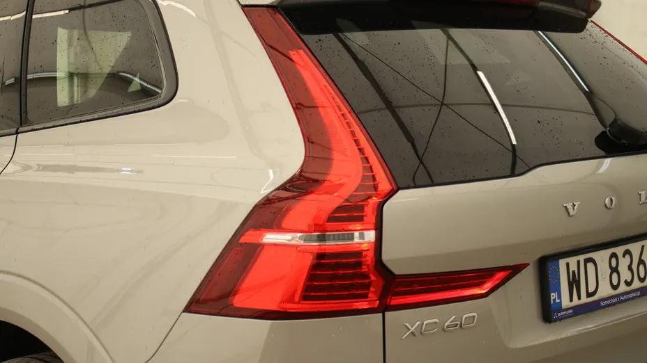 VOLVO XC60 XC60 B4 D AWD Plus Dark aut