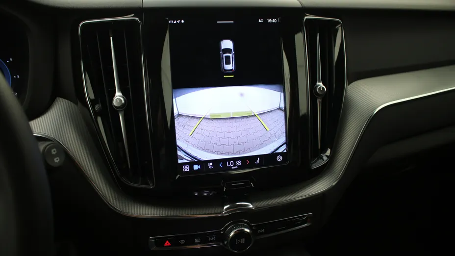 VOLVO XC60 XC60 B4 D AWD Plus Dark aut