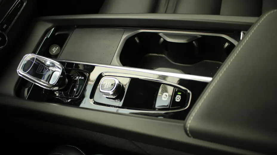 VOLVO XC60 XC60 B4 D AWD Plus Dark aut