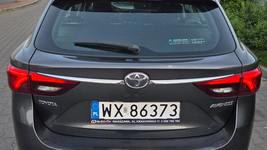 TOYOTA Avensis -