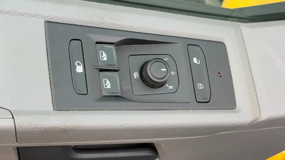 VOLKSWAGEN Transporter Transporter T6.1 TDI L2H1