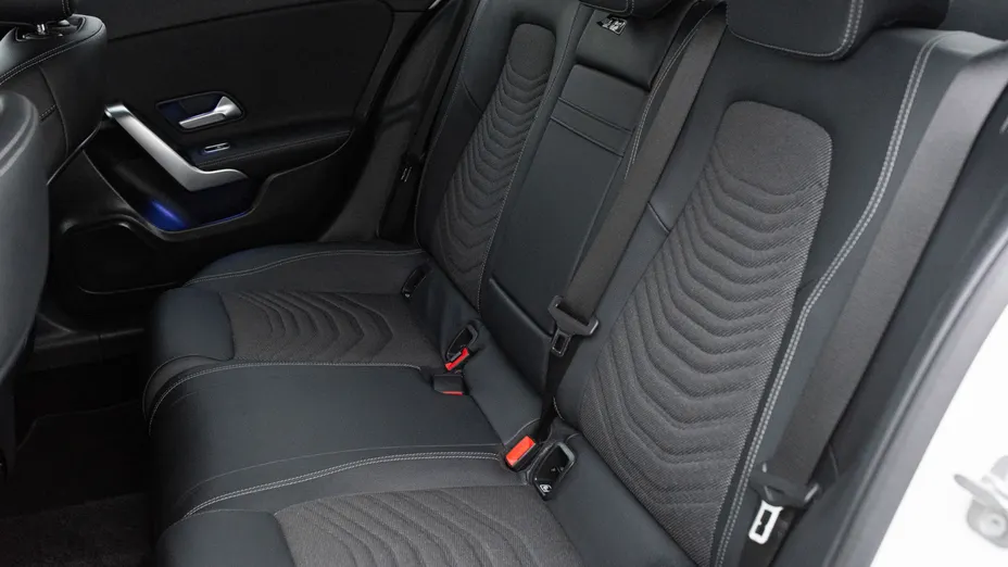 MERCEDES-BENZ A Klasa A 200 d Progressive 8G-DCT