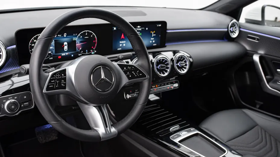 MERCEDES-BENZ A Klasa A 200 d Progressive 8G-DCT