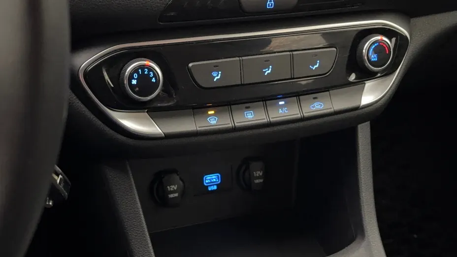 HYUNDAI i30 i30 1.0 T-GDI Modern