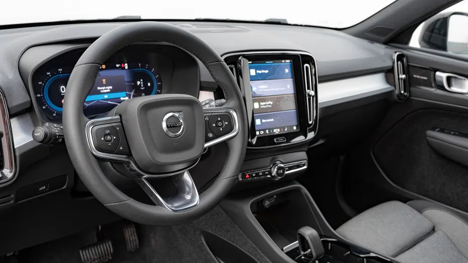 VOLVO XC40 XC40 B3 Plus Dark aut