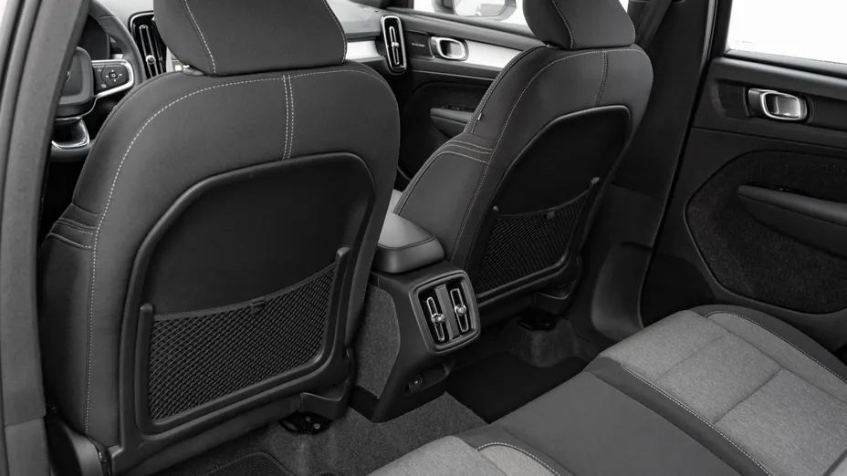 VOLVO XC40 XC40 B3 Plus Dark aut