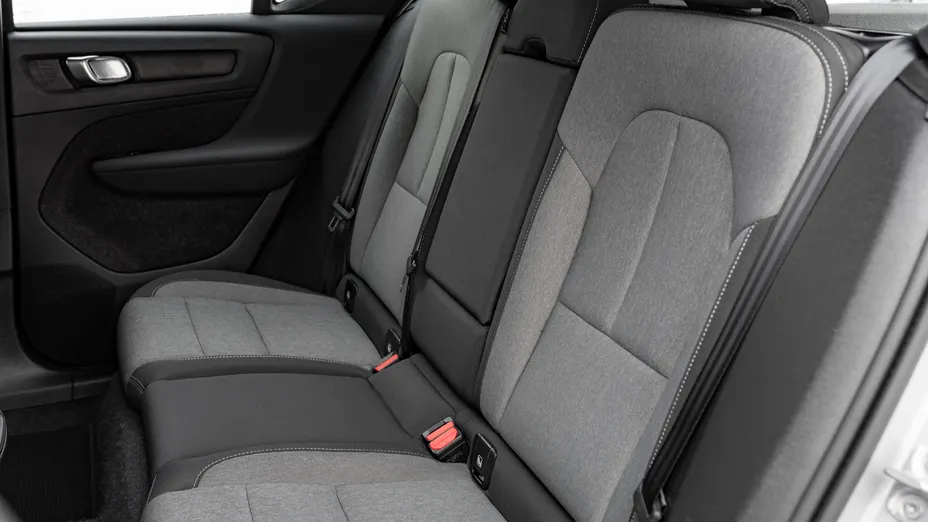 VOLVO XC40 XC40 B3 Plus Dark aut