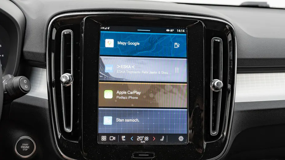 VOLVO XC40 XC40 B3 Plus Dark aut