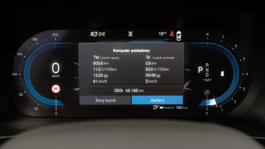 VOLVO XC40 XC40 B3 Plus Dark aut