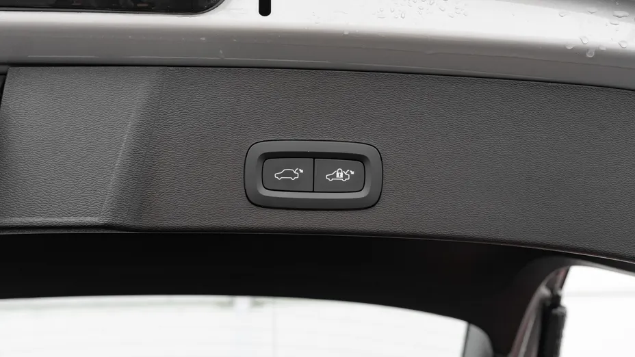 VOLVO XC40 XC40 B3 Plus Dark aut