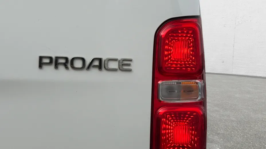 TOYOTA Proace Proace Kombi 2.0 D-4D Long 2,8t