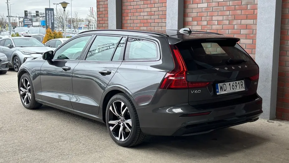 VOLVO V60 V60 B4 B Plus Dark aut