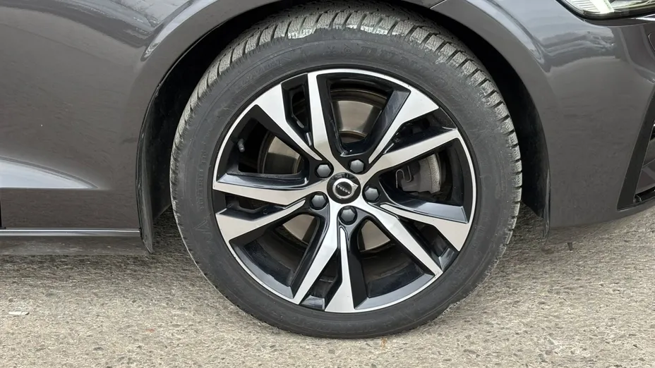 VOLVO V60 V60 B4 B Plus Dark aut