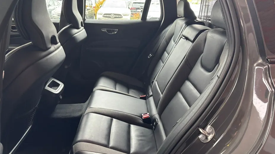 VOLVO V60 V60 B4 B Plus Dark aut