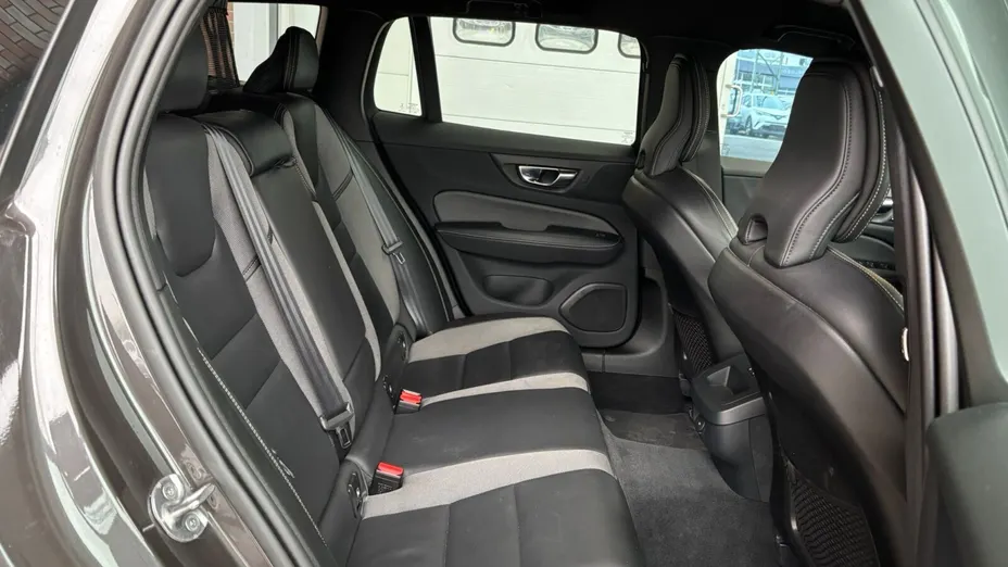 VOLVO V60 V60 B4 B Plus Dark aut