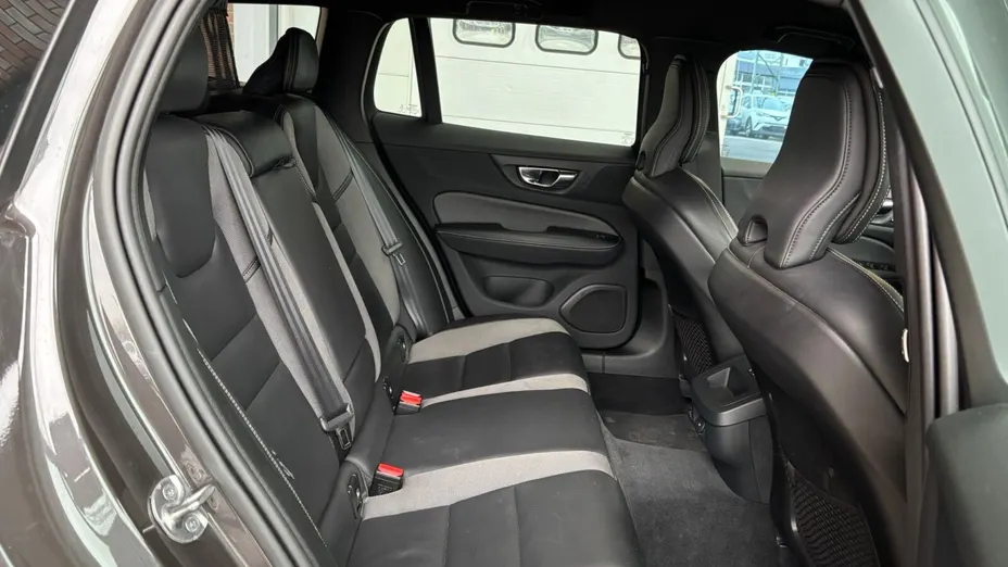 VOLVO V60 V60 B4 B Plus Dark aut