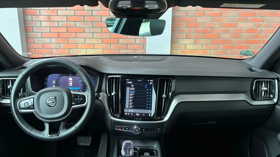 VOLVO V60 V60 B4 B Plus Dark aut