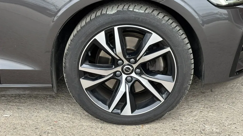 VOLVO V60 V60 B4 B Plus Dark aut