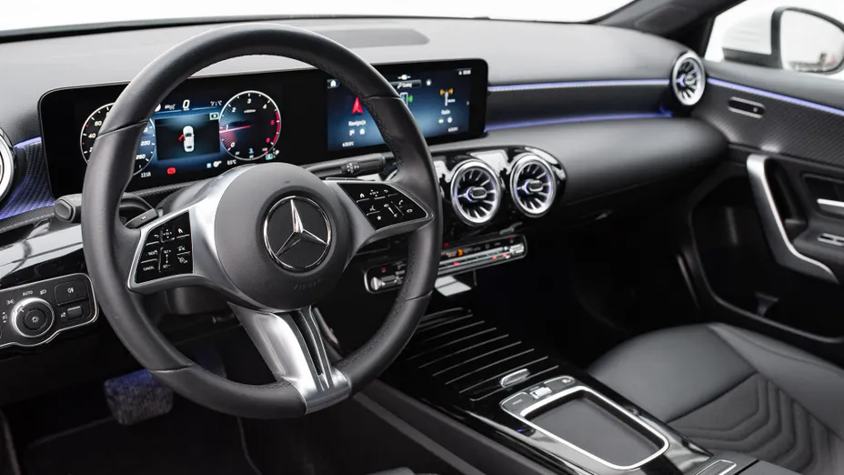 MERCEDES-BENZ A Klasa A 200 d Progressive 8G-DCT