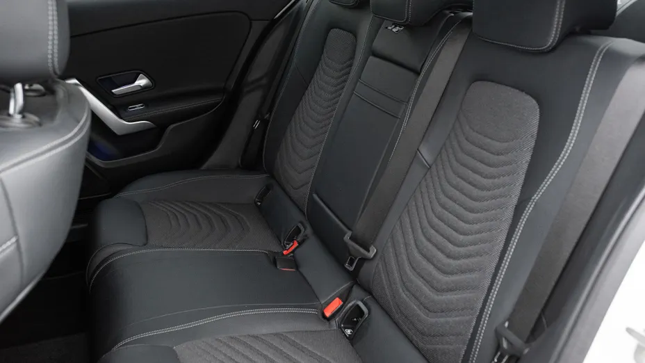 MERCEDES-BENZ A Klasa A 200 d Progressive 8G-DCT