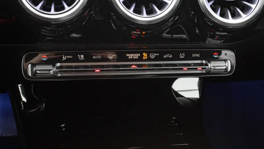 MERCEDES-BENZ A Klasa A 200 d Progressive 8G-DCT