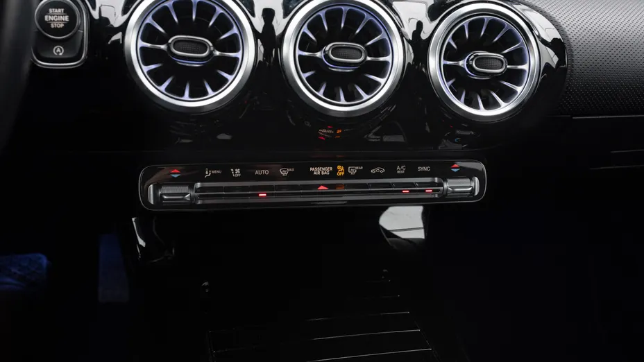 MERCEDES-BENZ A Klasa A 200 d Progressive 8G-DCT