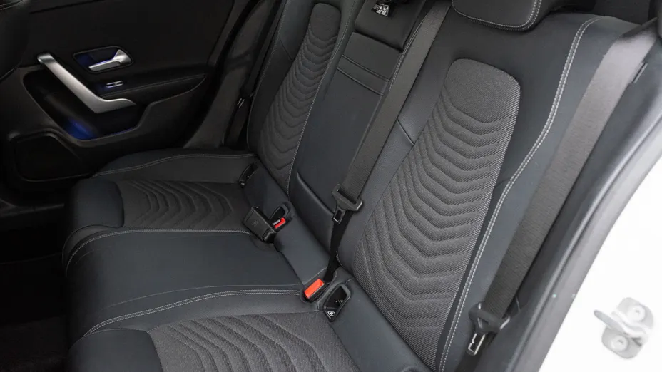 MERCEDES-BENZ A Klasa A 200 d Progressive 8G-DCT