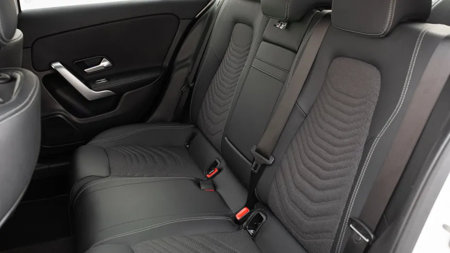 MERCEDES-BENZ A Klasa A 200 d Progressive 8G-DCT