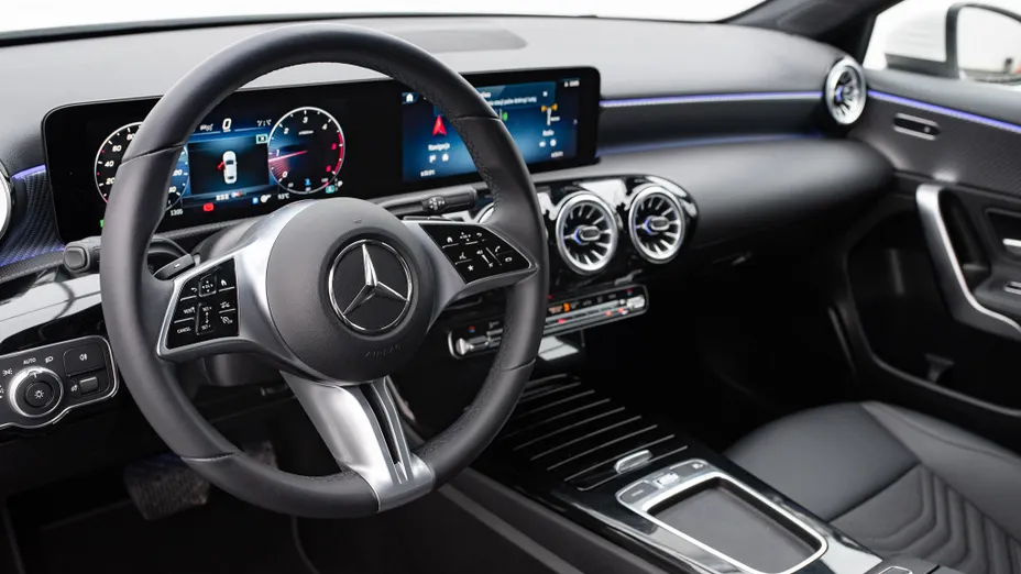 MERCEDES-BENZ A Klasa A 200 d Progressive 8G-DCT