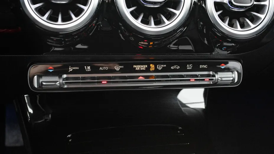 MERCEDES-BENZ A Klasa A 200 d Progressive 8G-DCT