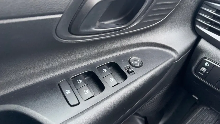 HYUNDAI i20 i20 1.2 Pure