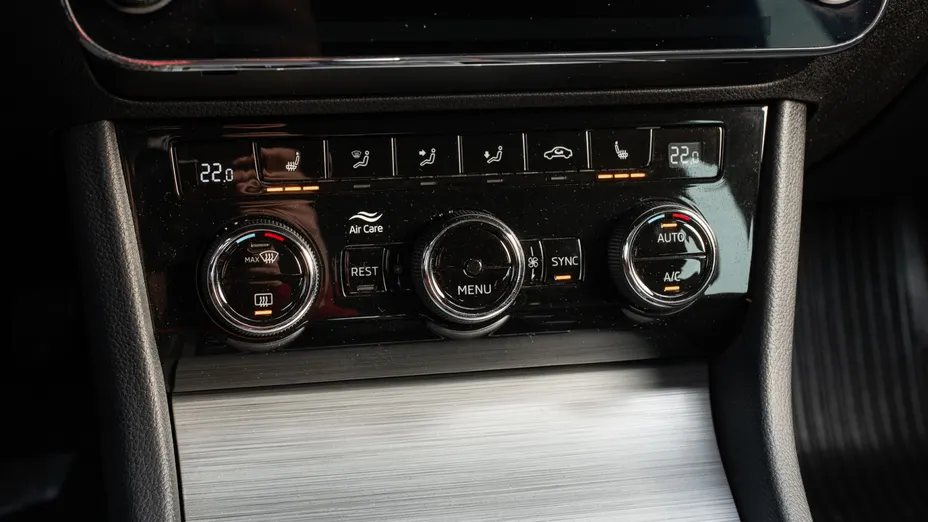 SKODA Superb Superb 2.0 TSI Ambition DSG