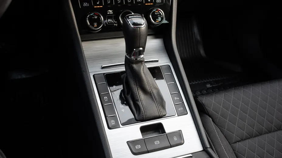 SKODA Superb Superb 2.0 TSI Ambition DSG