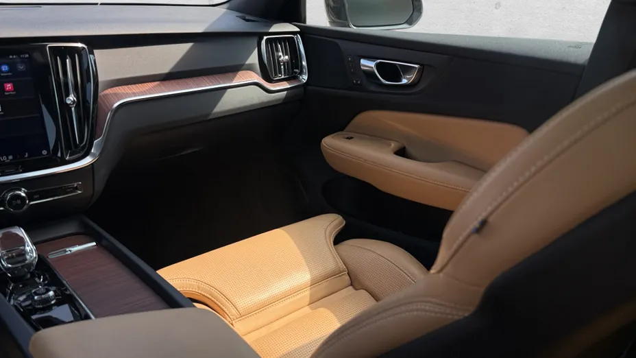 VOLVO V60 V60 B5 B AWD Plus Bright aut
