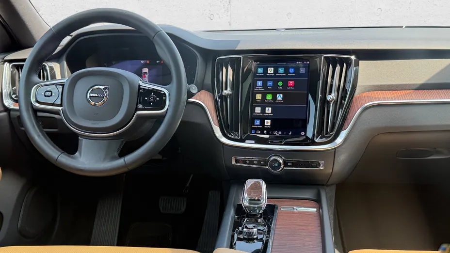 VOLVO V60 V60 B5 B AWD Plus Bright aut