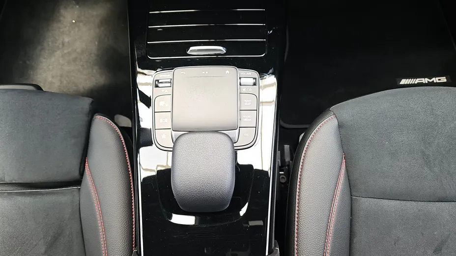 MERCEDES-BENZ CLA CLA 200 AMG Line 7G-DCT