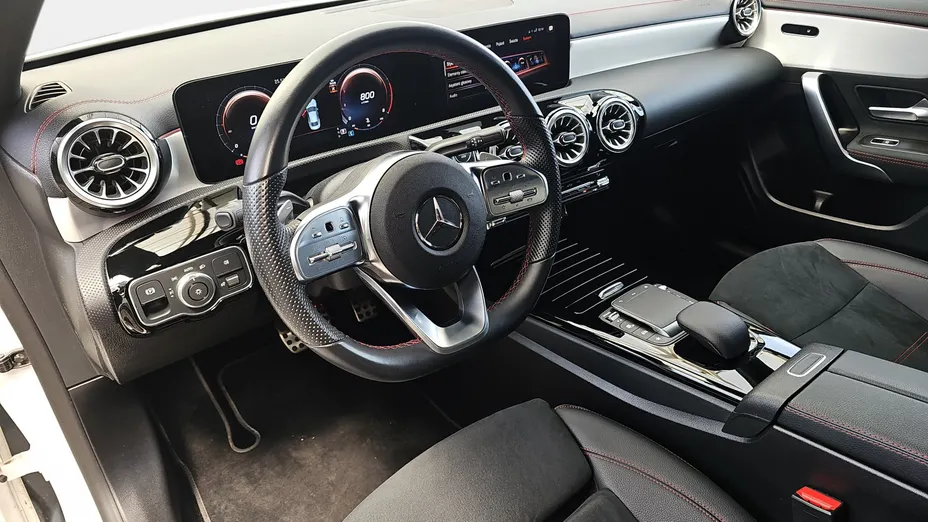 MERCEDES-BENZ CLA CLA 200 AMG Line 7G-DCT