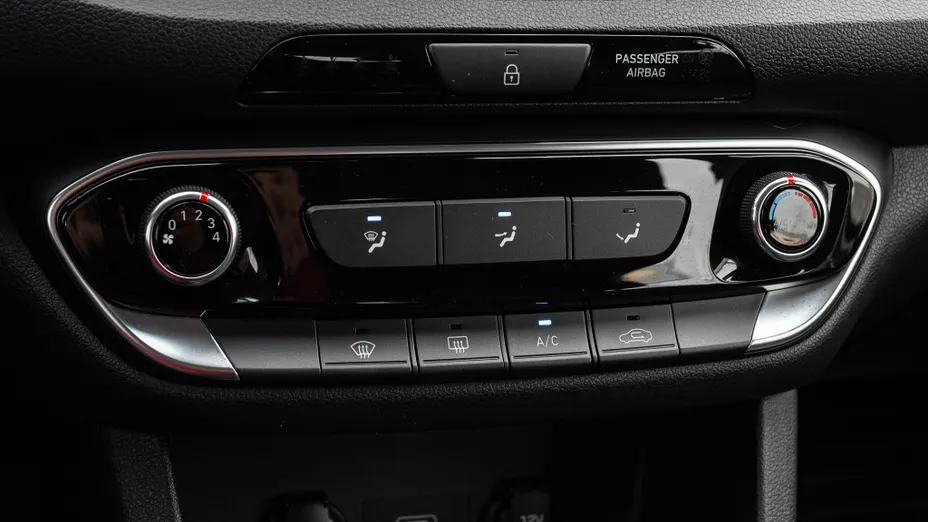 HYUNDAI i30 i30 1.0 T-GDI Modern