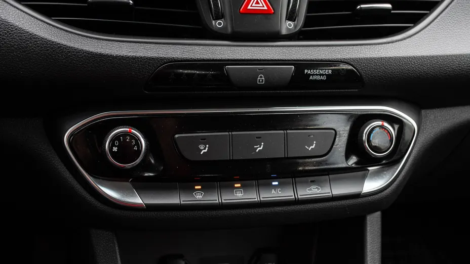 HYUNDAI i30 i30 1.0 T-GDI Modern