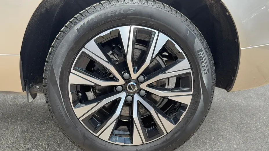 VOLVO XC60 XC60 B4 D AWD Plus Bright aut