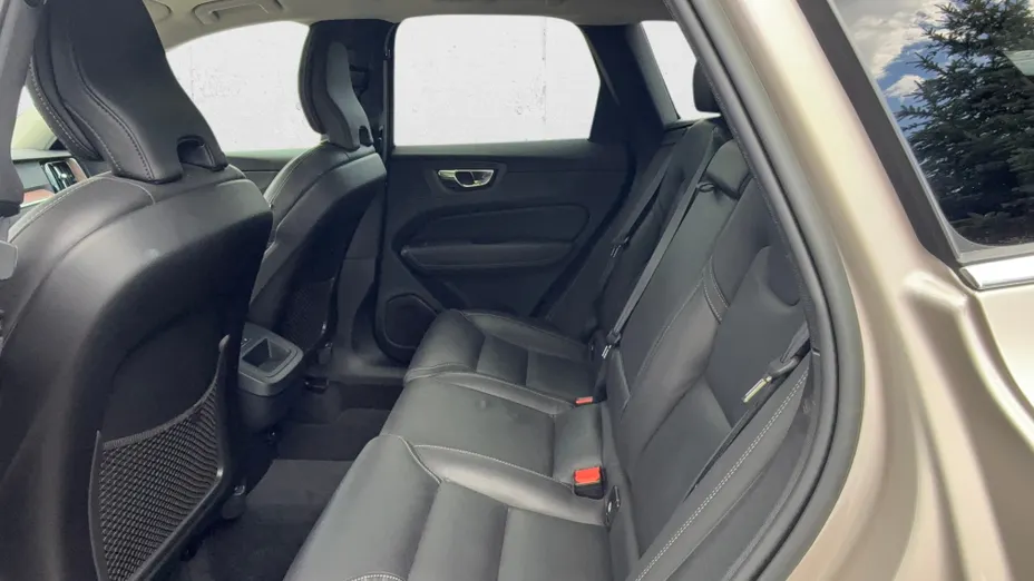 VOLVO XC60 XC60 B4 D AWD Plus Bright aut